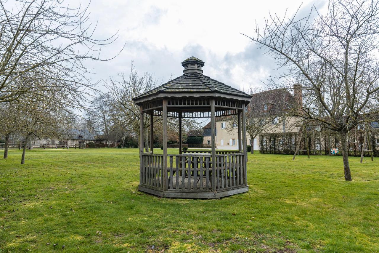 Charmante chaumière romantique avec piscine chauffée Bieville-en-Auge Esterno foto