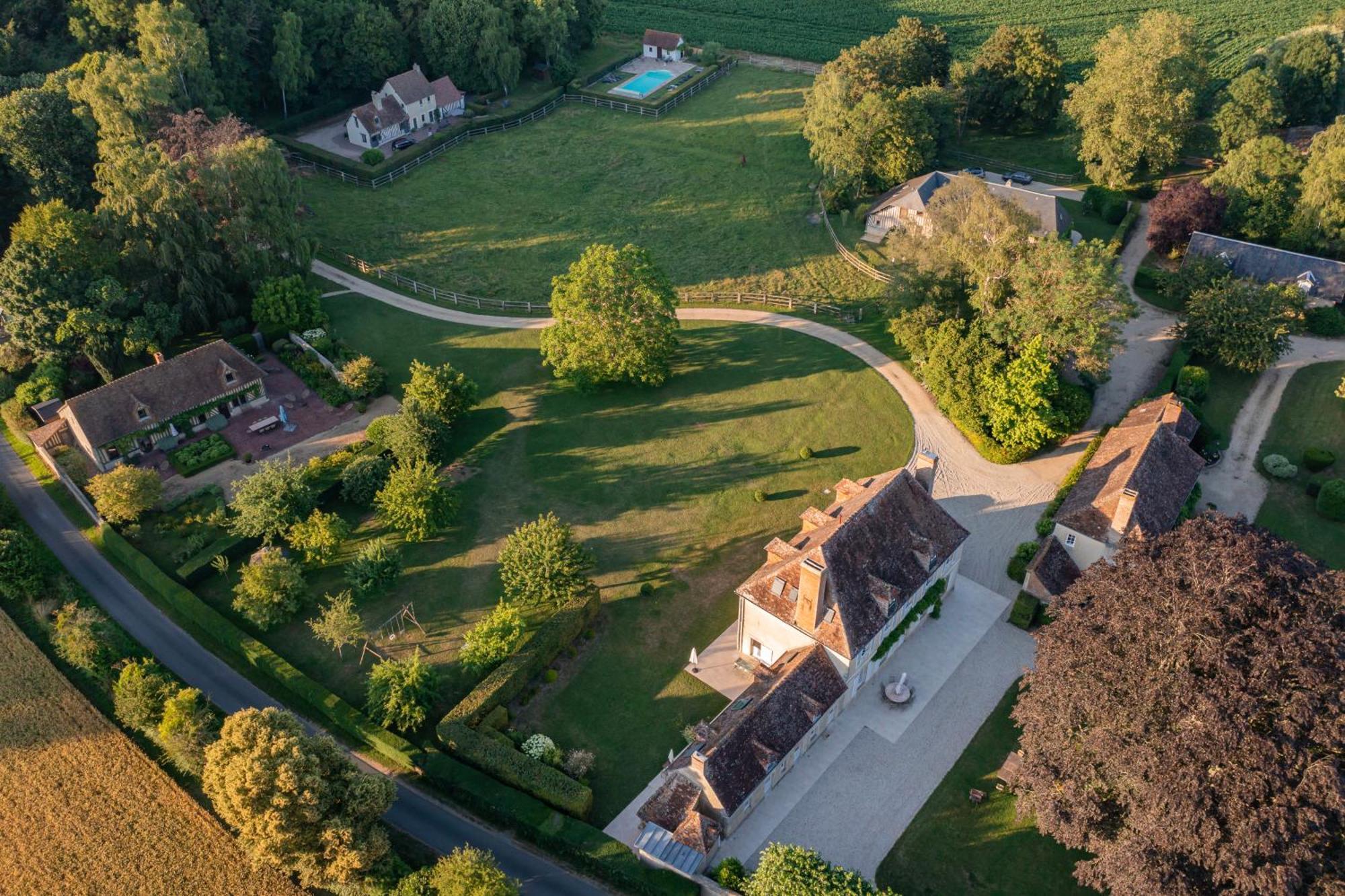 Charmante chaumière romantique avec piscine chauffée Bieville-en-Auge Esterno foto